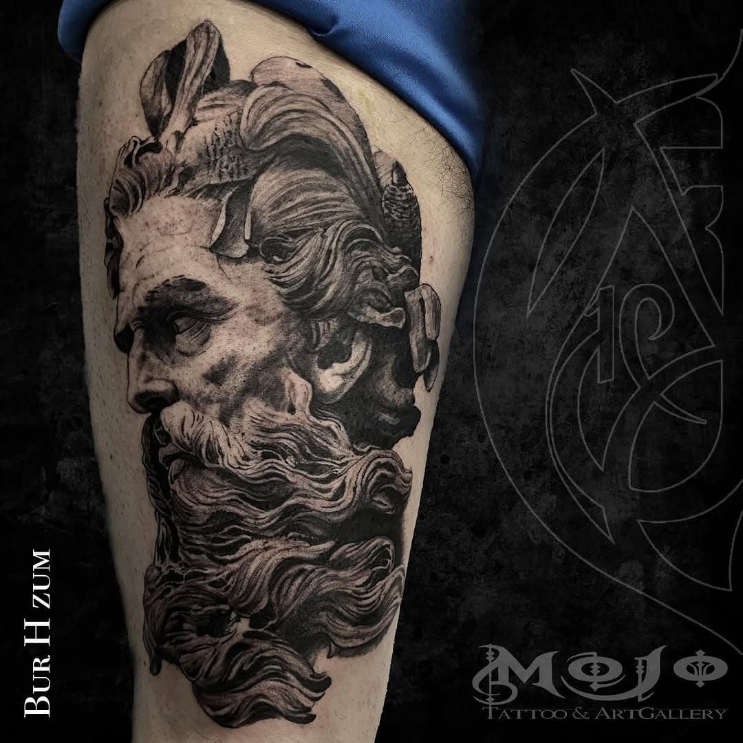 Aldo Bur H Zum @metalburzum 
.
al MOJO Tattoo&ArtGallery
- Manocalzati AV -
.
@metalburzum 
.
#realistictattoo #bkackandgreytattoo #poseidontattoo #mythology #mojotattooartgallery