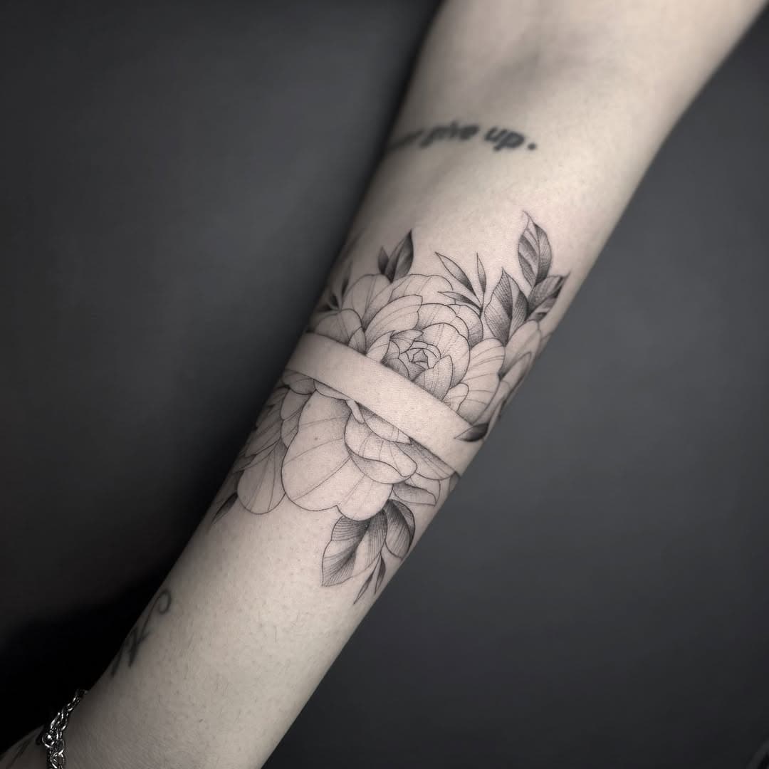 • questione di fiori delicati • 
•
•
•
•
#flower #flowers #flowertattoo #peony #peonytattoo #peonyfinelinetattoo #flowersfineline #flowersfinelinetattoo #blackandgreytattoo #blackandwhitetattoo #fineline #finelinetattoo #tatuaggioitalia #tattooitalia #tatuaggioitaliano