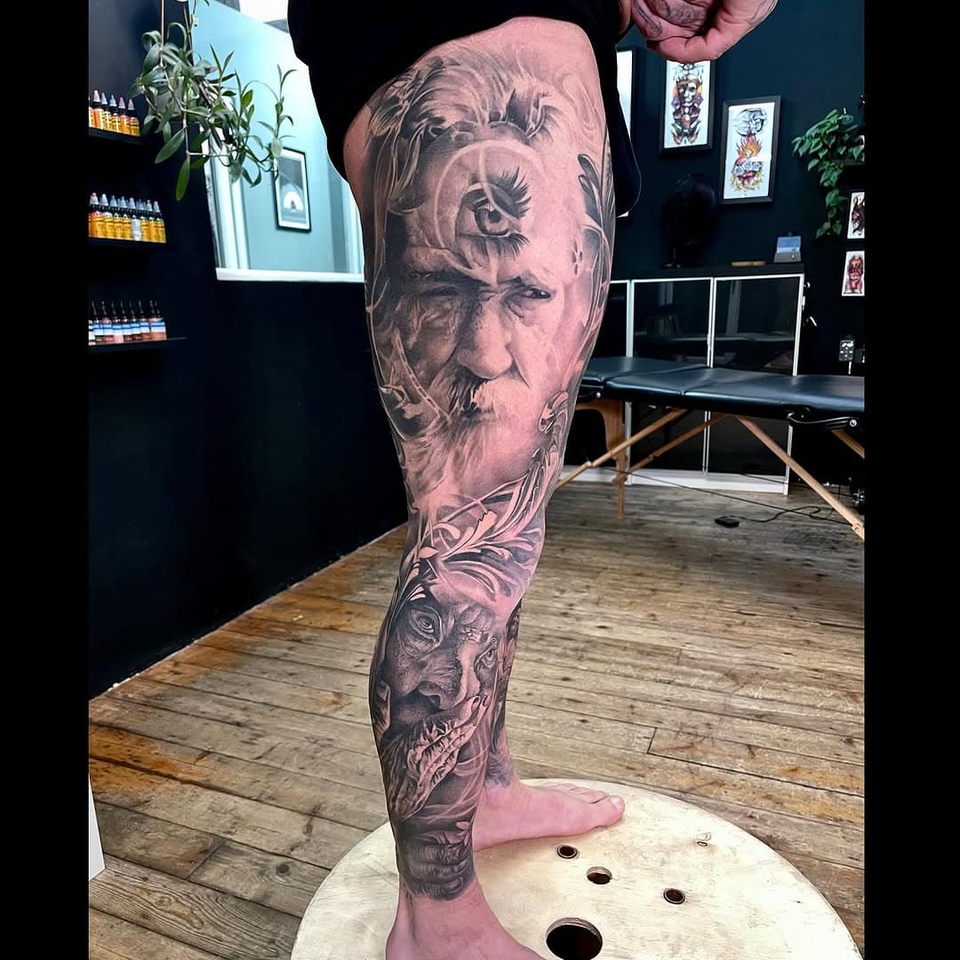 Let me tell you a story …. Fully healed second leg is done by the talented @matthewjamestattoo.  #intezetattooink #colourtattoo #besttattoostyles #wloclawek #poland🇵🇱 #barberdts #besttattooartist