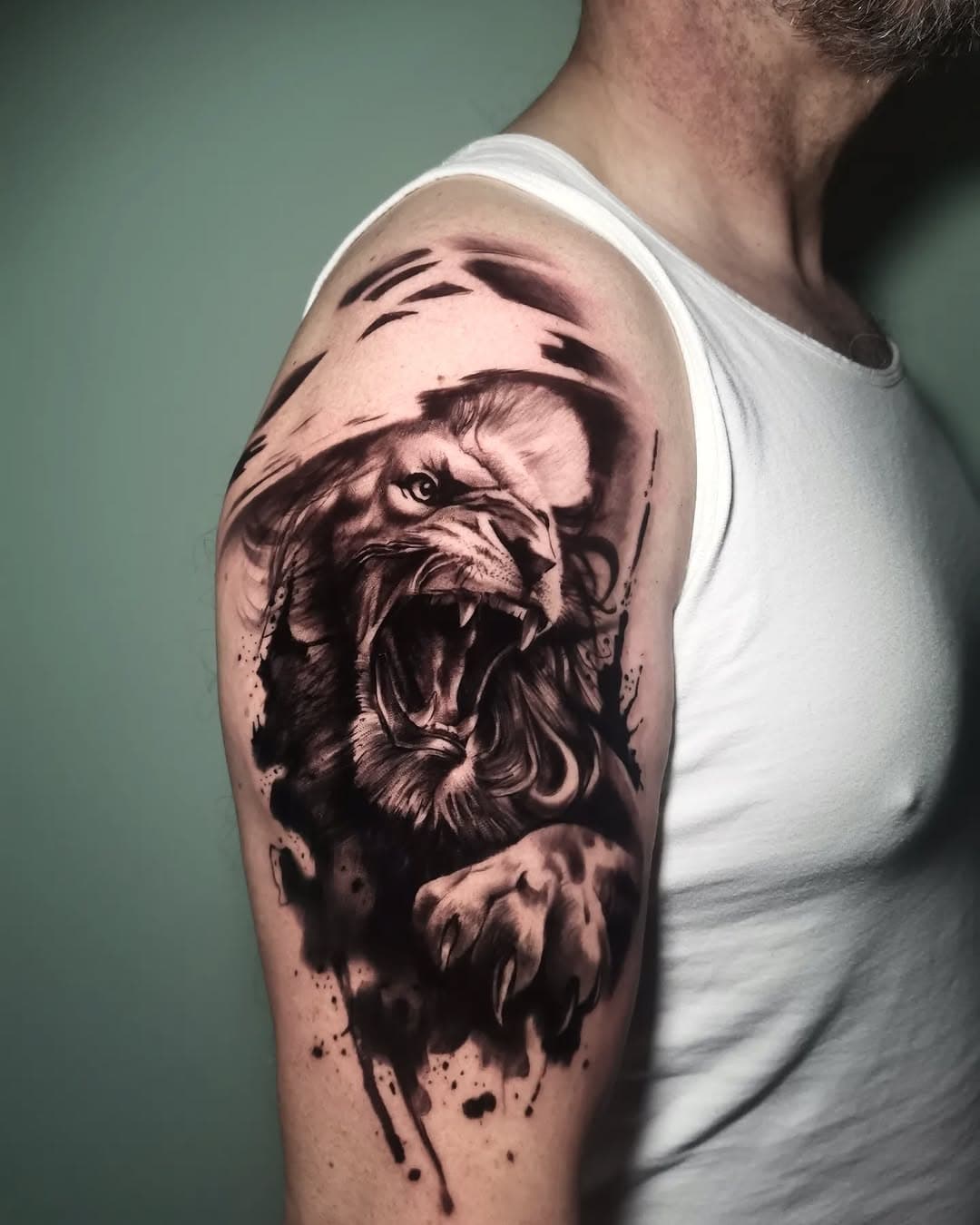 DM for bookings......
@spyros_peit
#spyros_peit #tattoolife #tattooartist #graffitiwriter #tattoooftheday #thebesttattooartists #etattoo #realistictattoo #abstractrealism #blackngreytattoo #tattoosofinstagram #watercolortattoo #inked #inkedmagazine #instatattoo #instaink #frankfurtammain #magdeburg #tattoomagazine #rosetattooatelier #blaustichfriedrichsdorf #inklove #inkedpeople #mannheim #thebesttattooartists #emallacartridges #globaltattoomag #yilongtattoosupply #dynamiccolor #lakimiimannheim