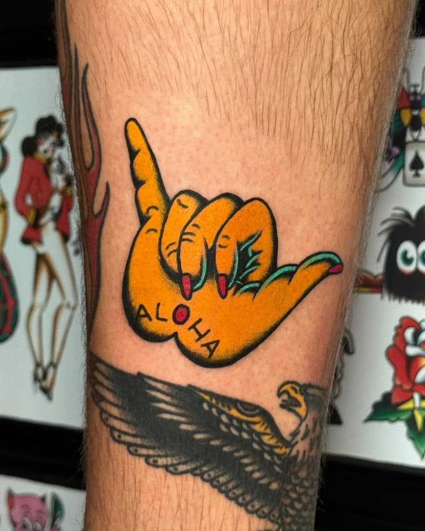 ALOHA X @biagio_perna 

Riferimento preso da Sailor Jerry dal libro The Great Walls of China Sea. 
★★★★★★★★★★★★★★★★★★★★★★★★

Tempo disponibile a Gennaio/Febbraio 2025 presso il @ninetyfour_tattooshop , per info e appuntamenti contattare in DM o 📧! 

Vi aspetto 🖤