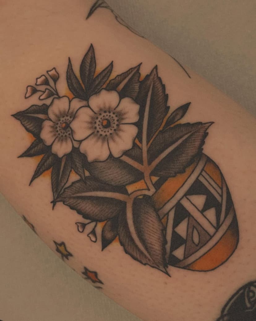 It’s always an honor when someone travels halfway across the world for a tattoo, and Kelly’s visit from the USA to Colmar was truly special. She chose this design featuring Cherokee roses, a flower rich in history and meaning, paired with a vase inspired by Native American pottery.

Cherokee roses, often associated with resilience and remembrance, have deep ties to Native American culture, symbolizing strength and unity. The vase itself draws from traditional Native American pottery styles, known for their geometric patterns and earthy tones. These pieces of art are crafted with natural materials, often clay, and hold a connection to the land and the stories of the people who created them.

This tattoo felt like a celebration of roots, culture, and the beauty of timeless art forms. Thank you, Kelly, for trusting me with this meaningful piece during your travels!

For tattoo appointments, email:
adrien.tender@gmail.com

#CherokeeRose #NativeInspiredTattoo #TraditionalArt #TattooArtist #ColmarTattoo #TimelessTattoo #FloralTattoo #TattooCommunity #TattooTravel #CustomTattoo #TattooArt