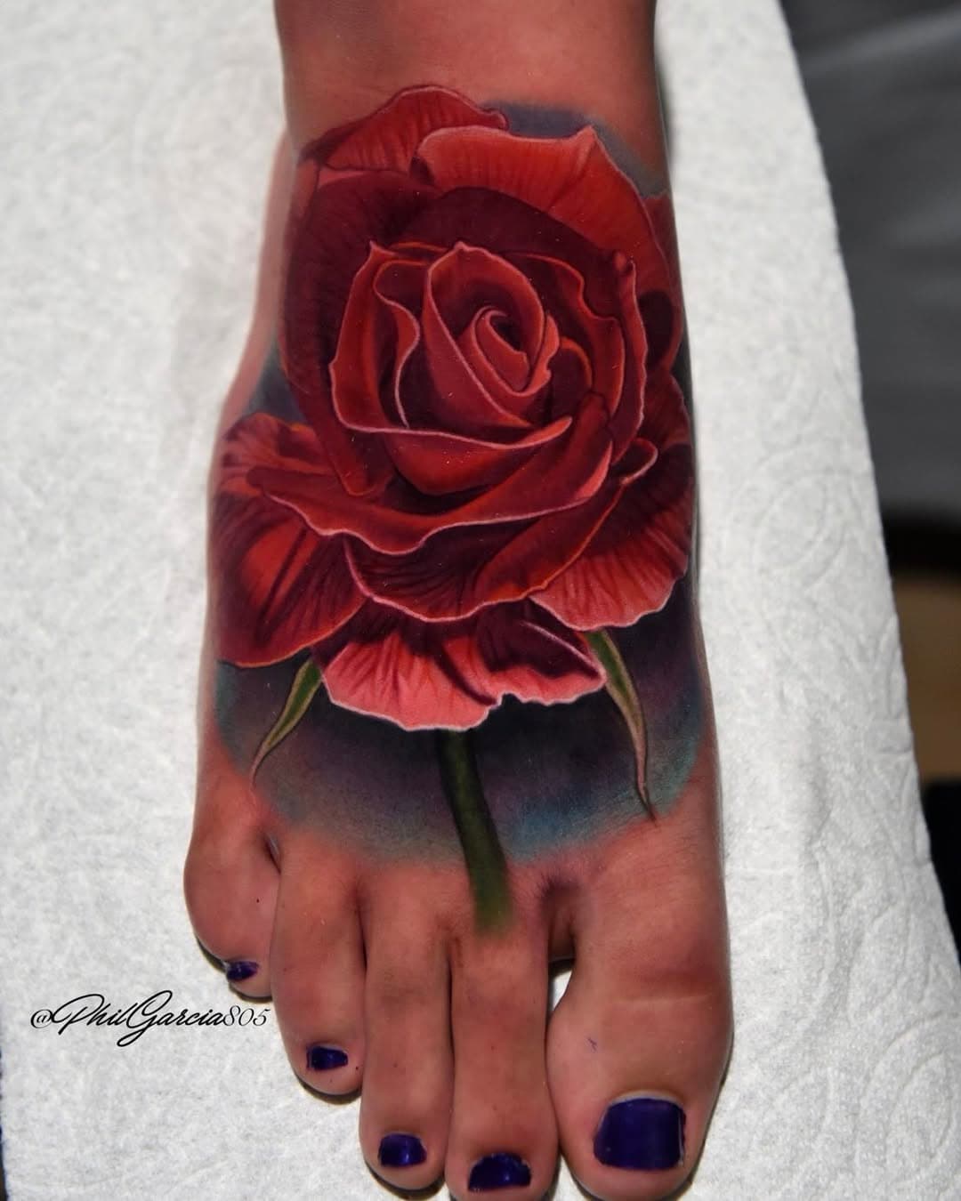 Red rose 🌹 More info at www.philgarcia.art 

#eightthirtyeightgallery #eternalink #bishoprotary #ohanorganics #hivecaps #philgarcia #nature #tattoos 
@eightthirtyeightgallery_ 
@eternalink @bishoprotary @ohanaorganics @hivecaps