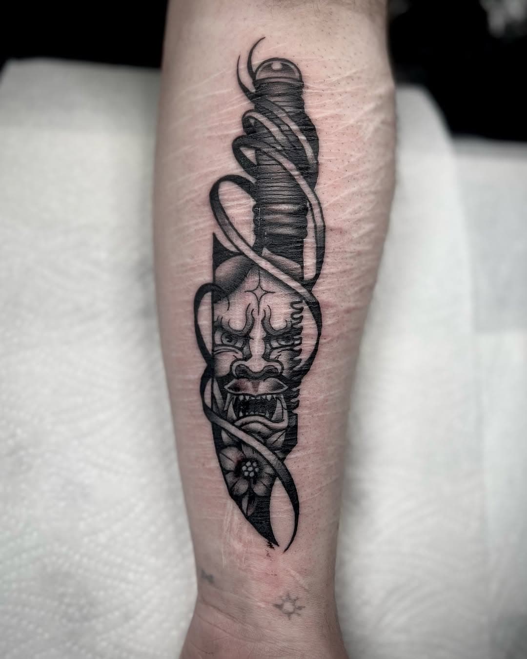 Today I got to do one of my new knife flash designs 🔪

Massive thank you to Nikolai for the trust 😊🙏🏻

•
Proudly sponsored by:
@ezcartridgecouk 
@yayofamilia 
•
Using:
@bishoprotary @worldfamousink @Criticaltattoosupply @forgedbymeta @Killerinktattoo @Barbersdts

 #uktattooist #tattooartist #tattoosofinstagram 

#tattoolife#tattoosnob #oldschooltattoo #newtraditional #illistration #ntgallery #tattooworkers #blackwork #boldwillhold #girlswithtattoos #neotraditional #tattoo #neotraditionaltattoo #tattoos #ink #tattooartist #neotradtattoo  #art #tattooart #neotradeu #colortattoo #neotraditionaltattoos #tattooflash #traditional #blackwork #tattoodesign #neotraditionaleurope #drawing #oldschooltattoo #tattooing
