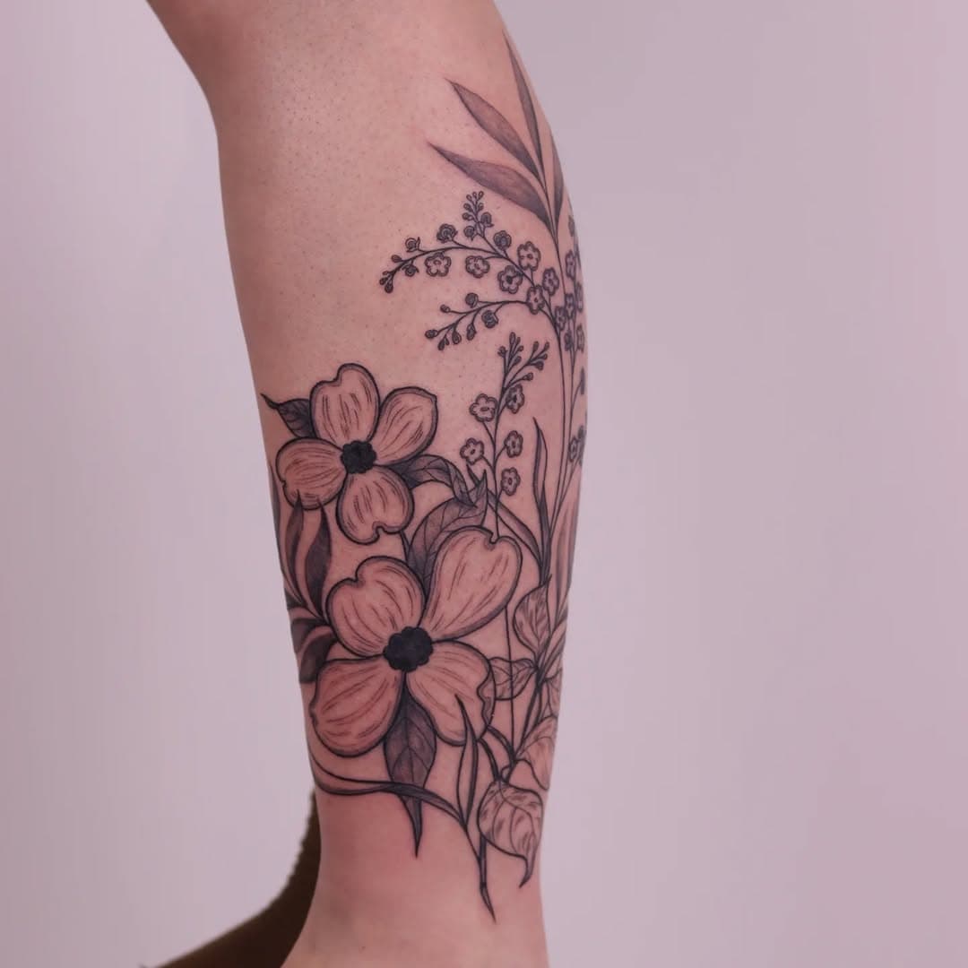 floral leg wrap for the best of the best @friendly.ferns 🌿 
thank you forever for all your love and trust K.
-
done @bebop_ink 
-
#floraltattoo #legtattoo #delicatefloral #delicatetattoo #vancouvertattoo #vancouverart #tttism