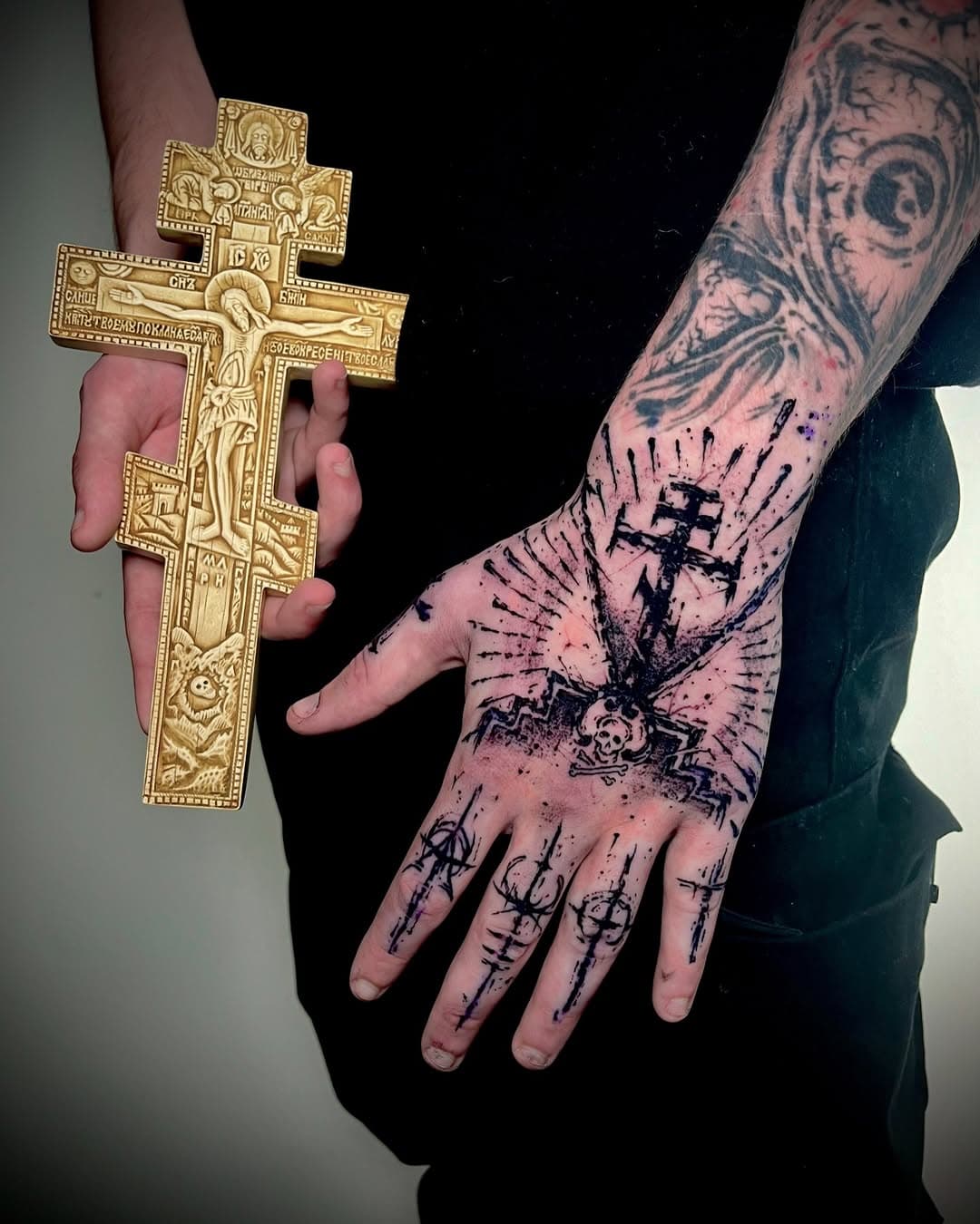 Merci à Patrick pour sa confiance .
—
Sponsors:
@killerinktattoo 
@believatattoo 
—
#christiantattoo #lilletattoo #occulttattoo #orthodoxchristian #lillemaville #handtattoo #tatouagemagazine #killerinktattoo #orthodox