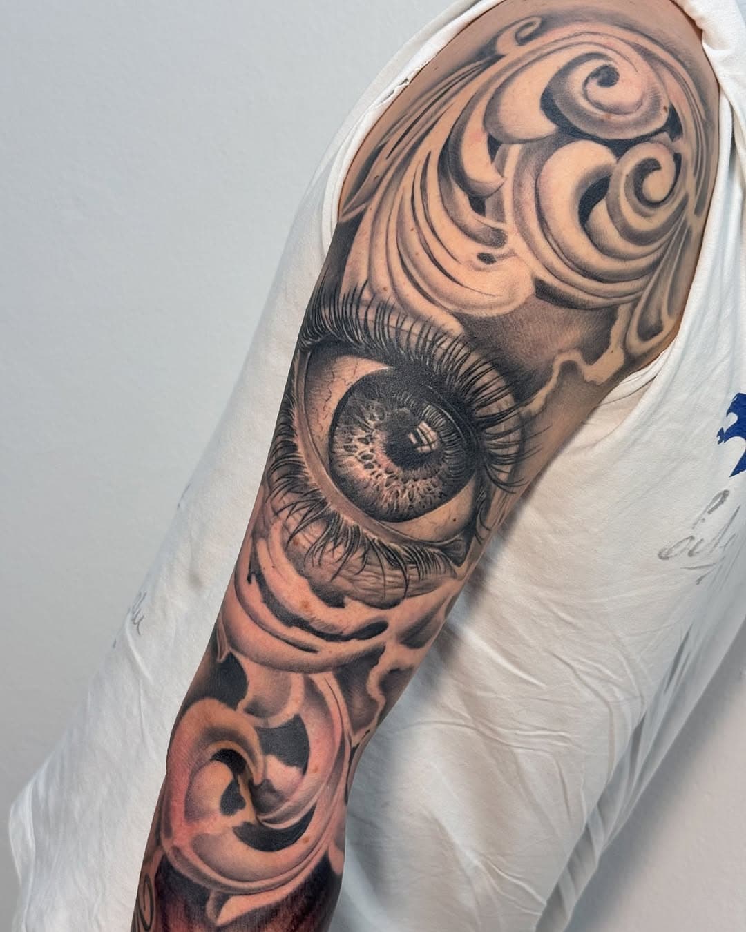 @sparkleytattoostudio 
@ezk8tattoo 
.
.
#tattoo#inked #ink #tattoos #chicano #chicanotattoo#chicanoart #chicanostyle#eyetattoo#inked#realistictattoo #realistictattoos #reslisticink#bassanodelgrappatattoo#sparkleytattoo #ibizatattoo#blackandgraytattoo#bngtattoo#skinart#tattooed #tattooideas