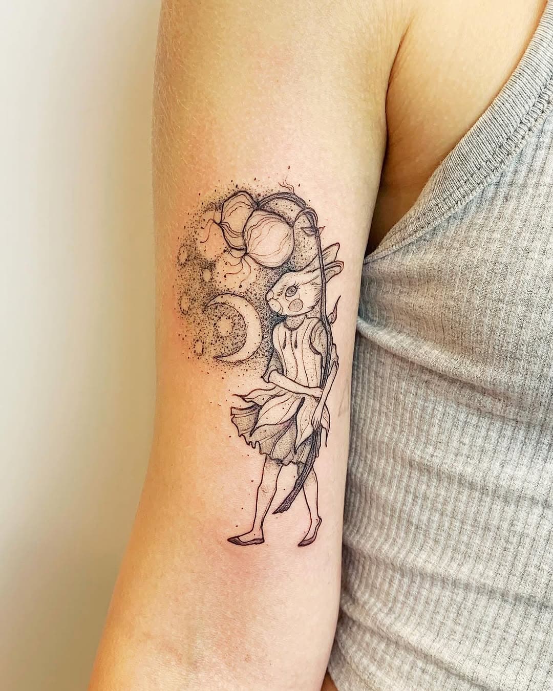 Once upon a time, there was a little bunny who carried magical flowers as lanterns and wandered under the moonlight. ✨

Rome💕Copenaghen 
My idea or your idea 💕
Drop me a Dm 

#tattooincopenhagen #bunnytattoo #fairycoretattoo #illustration #vegantattooer