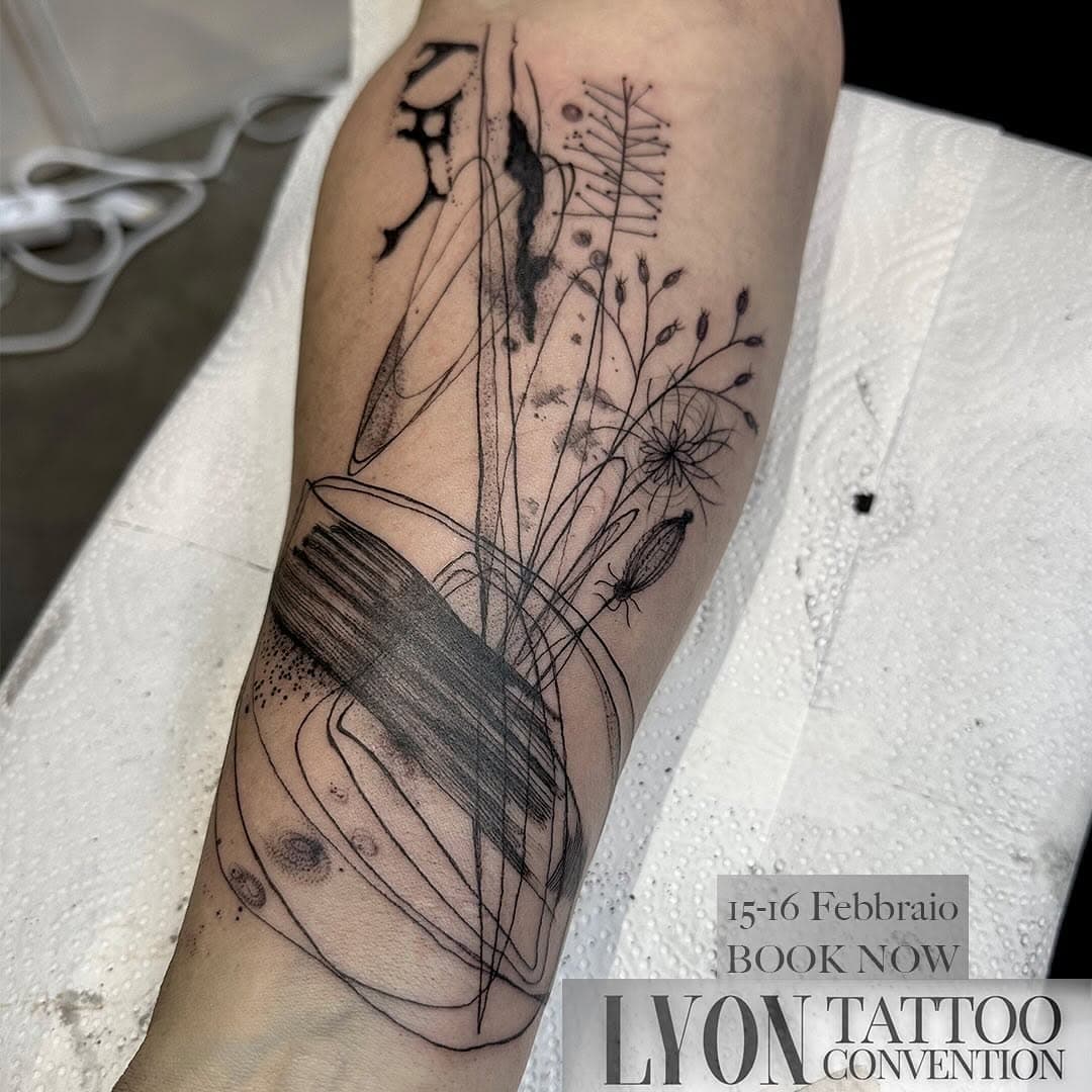 ✖BOOK NOW ✖
15/16 Febbraio @lyontattooconvention concept tattoo :
Info DM or bubblet83@gmail.com
Whatsapp +393713707117
Proteam @jconly_italy @jconly_official @jconlyglobal 

#blackink #antonellabubble #blackworktattoo #ornamentaltattoo  #whitecancas #concepttattoo #fullleg#sleevetattoo  #bestvideotattoo #blackworktattoo  #jconly #jconlycartridges #jconlyvetar #jconlytattoo #jconly.machine #goodvibetattoo  #tatuaggi #materatattoo #tatuaggiitalia #bestofink #flowerstattoo #naturetattoo #concepttattoo