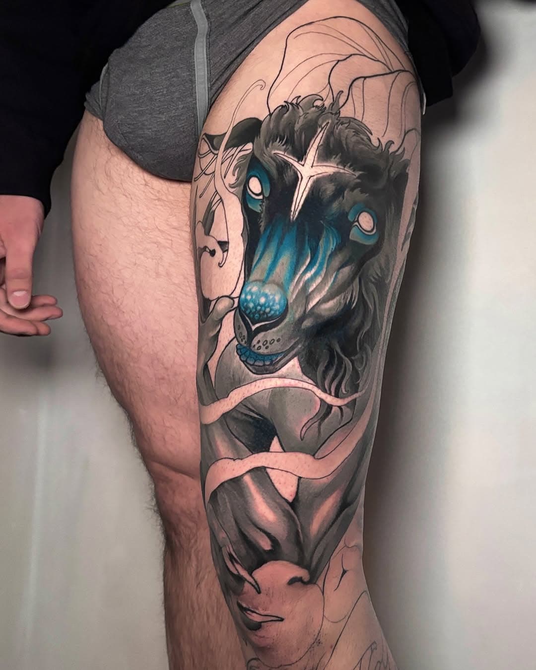 Progress on this #fullleg project I can’t wait to continue and finish !!! Swipe for the inner part 👉🏻 

@greyscale.tattoo 

@fluidtattoomachine @probodysupply @bodysupply_needles