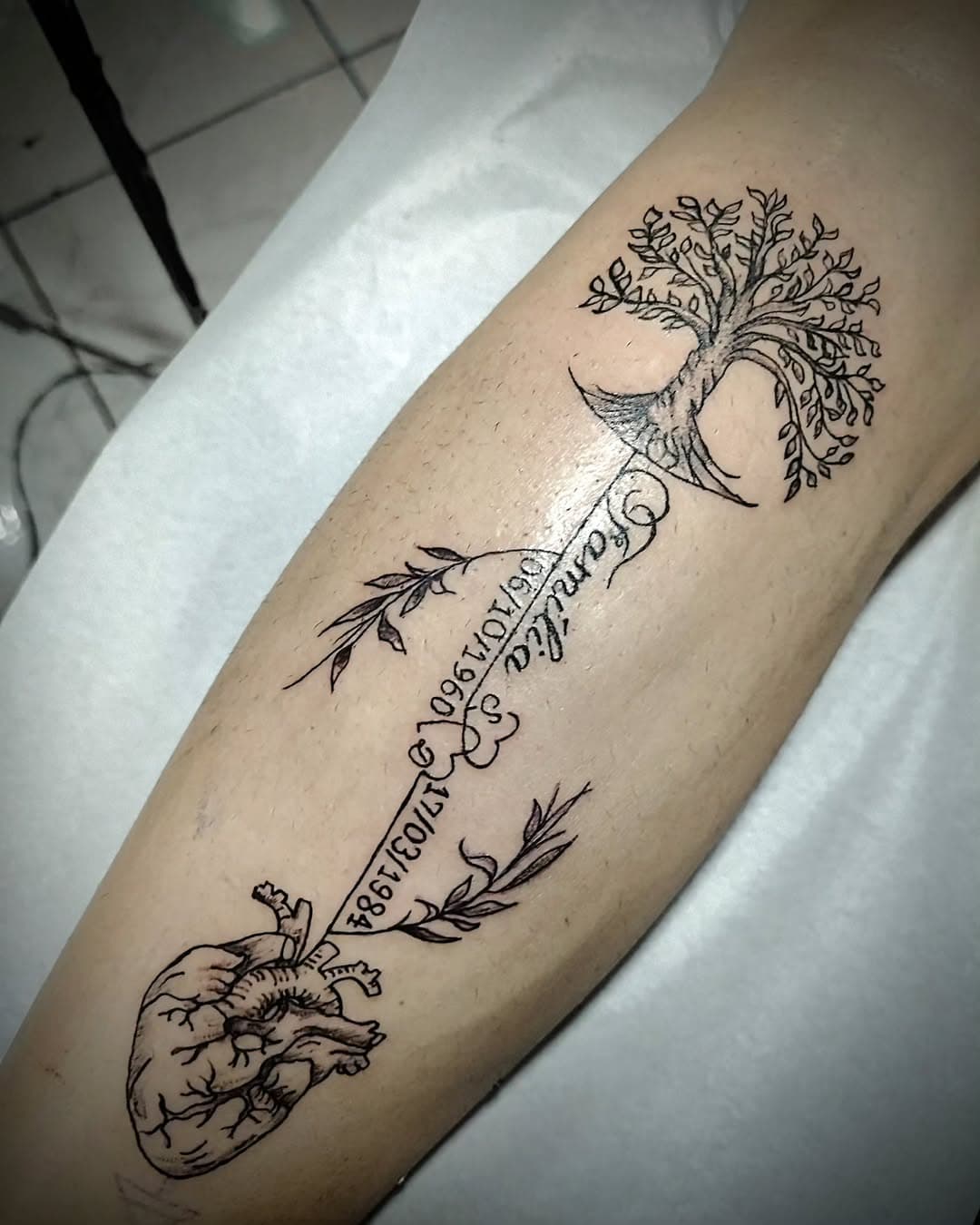 Tatuagem feita pelo nosso tatuador @thiagomerlintattoo 

Para agendamentos e orçamentos confira o link do whatsapp na bio ou DM 

#tattoo #tattoobh #tatuagem #tattoolife #tatuagembelohorizonte #tatuagemdelicada #tatoofineline #finelinetattoo #serranobh