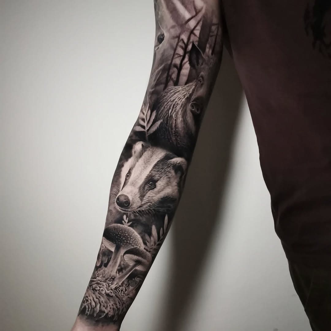 #mrgorskytattoo #inked #tattooartist #skinart #bodyart #tattoolove #ink #tattoo #tattoolover #budapesttattoo #realistictattoo #besttattooartist #blackandwhitetattoo #colortattoo #berlintattoo #forest #foresttattoo #badger #boar #wildboar #mushrooms #mushroomtattoo #fox #foxtattoo #animal #animaltattoo #nature @mugshot.tattoo
