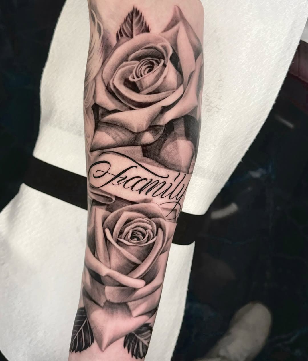 ⚜️FAMILY⚜️

Un grande classico che non si smetterà mai di amare!

Creador de Suenos Tattoo Ink
Via 54 San Giovanni Lupatoto 
Verona 🇮🇹 
Per info 3450169193

Sponsored by 
@balmtattooitalia 
@balm_tattoo 

Sponsored by
@emalla.official 
@emalla_italy 

#tattoo #tattoos #tattooist #tattooideas #tattooart #tattooartist #tattoo2me #tattoostyle #tattoomodel #tattooing #tattooer #tattooinspiration #tattooink #tattooed #tattoodo #tattoolifestyle #emallacartridges #emalla #balmtattoo #inktattoo #inklife #inkart