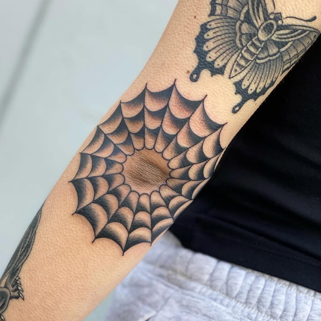 Good ol’ classic elbow web to add onto this sleeve we’ve been chipping away at recently. 
Thanks again Michaela, and sorry for making you stand in the cold for this picture lol 🥲
.
.
.
.
.
.
.
.
.
.
#elbowtattoo #spiderwebtattoo #webtattoo #traditionaltattoo #tradtattoo #blackwork #blackworktattoo #blackworkers #blackworktattoos #traditionaltattoos #americantraditional #tattoo #tattoos #tattooed #boldwillhold #traditionalflash #sandiego #sandiegotattooartist #sandiegotattoo #sandiegotattoos #sandiegotattooshop #sandiegotattooartists #sdtattoo #sandiegotattooer #encinitas #northcountytattoo #oceansidetattoo #454tattoo