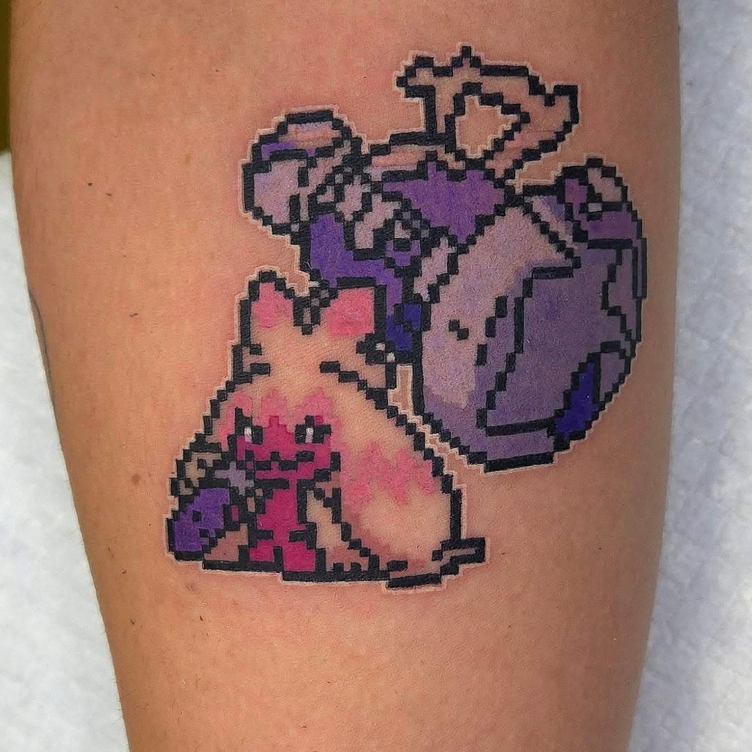 Pixel Tinkaton ✨🔨🩷

One of my favorite chaos babies

Books and DMs open!

#tattoo #colortattoo #pixeltattoo #pixel #pixelart #8bit #8bittattoo #8bitart #pokemon #pokemontattoo #videogame #videogametattoo #popculture #popculturetattoo #tinkaton