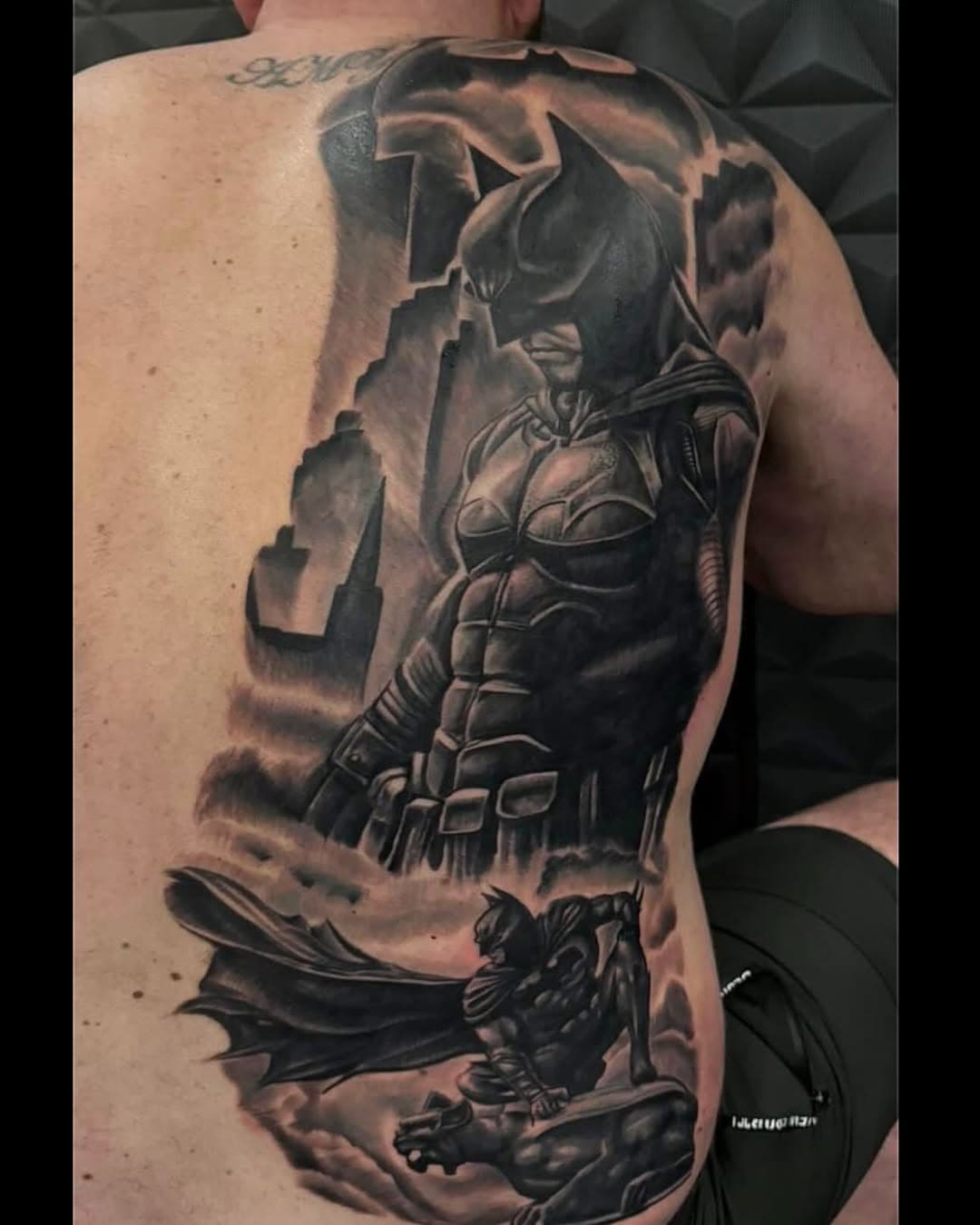 Back to back Batman is always good!

@markybtattoo had a lot of fun working on this the last few days.

Thanks for looking!