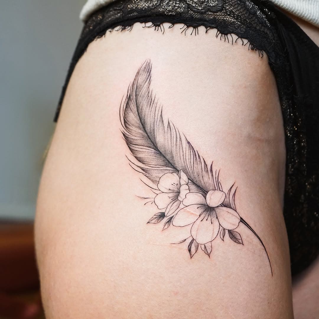 Delicate feather 🪶 Thank you so much 🙏
.
.
.
.
.
#tattoo #ink #inked #fineline #finelinetattoo #blkttt #tttism #inkspiration #tattooideas #tattoodo #newyorktattoo #radtattoos #tattooinspiration #inkspiring #nyc #seattle #seattletattooartist #seattlefinelinetattoo #seattlefineline #TATTOODO #radtattoos