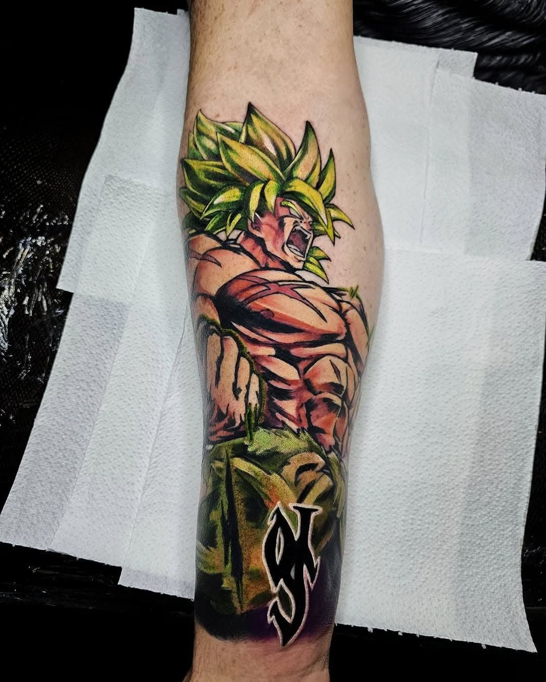 Made some great headway on this broly tattoo for @scott.a.oneill.5 
Dragonball has been a huge part of my life since my young teen days, so getting to pay homage to the great broly is always awesome! ^_^ 
#dragonballsuperbroly #broly #dragonballtattoo #broly #animetattoos