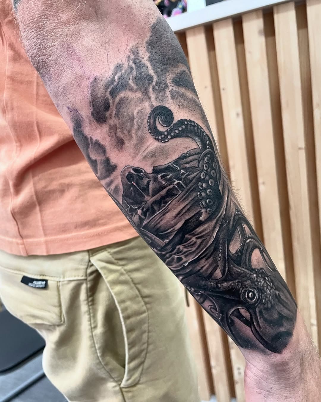 La isla del tesoro 🐙🏝️

Realizado en @seventeamtattoostudio con agujas @bully.cartridge Que os parece?

#tattoo #tbsta #realismotattoo