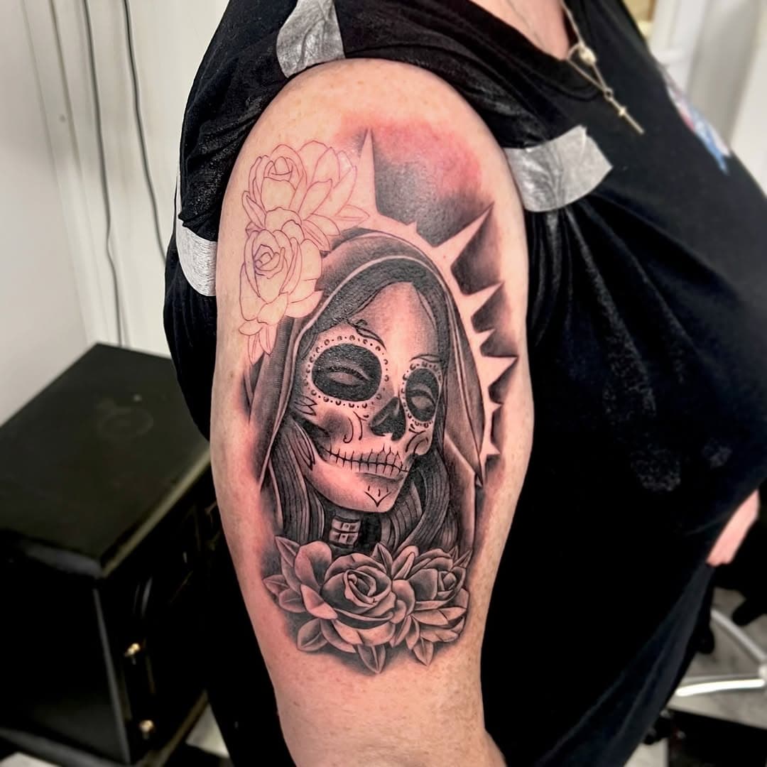 Started this beauty today clients design.i can’t wait to finish and expand on this
	•	#skulltattoo 
	•	#mexican 
	•	#BlackworkTattoo
	•	#bodyart 
	•	#irezumitattoo 
	•	#dayofthedead 
	•	#tattoolover 
	•	#tattooaddict 
	•	#inklife 
	•	#inkedup 
	•	#TattooCommunity
	•	#tattoolifestyle