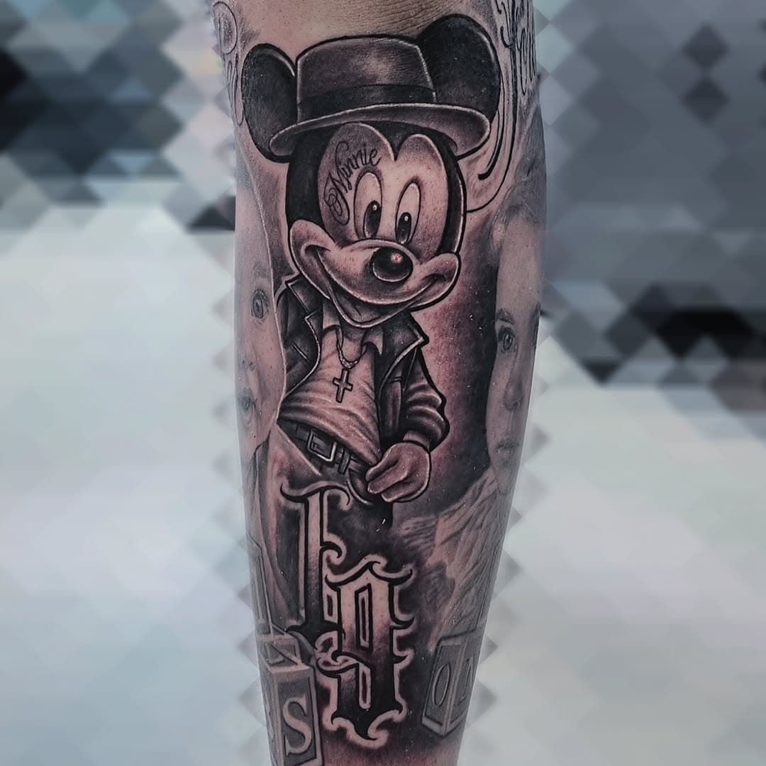 Super fun one added a mickey mouse to this family leg sleeve we're working on because the kids love mickey, and the date is the year they got married,

I think mixing different styles in a sleeve really works when done right. I'd love to do more like this piece, so hit me up if you liked to get tattooed.

@thedoesithurtpodcast latest episode is now on Spotify, apple podcasts, and YouTube, so if you haven't had the pleasure of listening to @empireofdirt.tattoo and myself go check it out.

This piece was done using the rampage from @inkintattoosupply  the party machine from @poseidon_tattoo_office with @empireinks and @killerinktattoo supplies if you have any questions please don't hesitate to ask 😀  @lsstattoo

#tattoo #tattooidea #mickeymouse #familytattoo #portraitoftheday ##tattoolovers #empireinks #posidontattoomachine #tattoomachine #rampagetattoomachine #inkwithrampage #killerinkcartridges #killerinktattoo