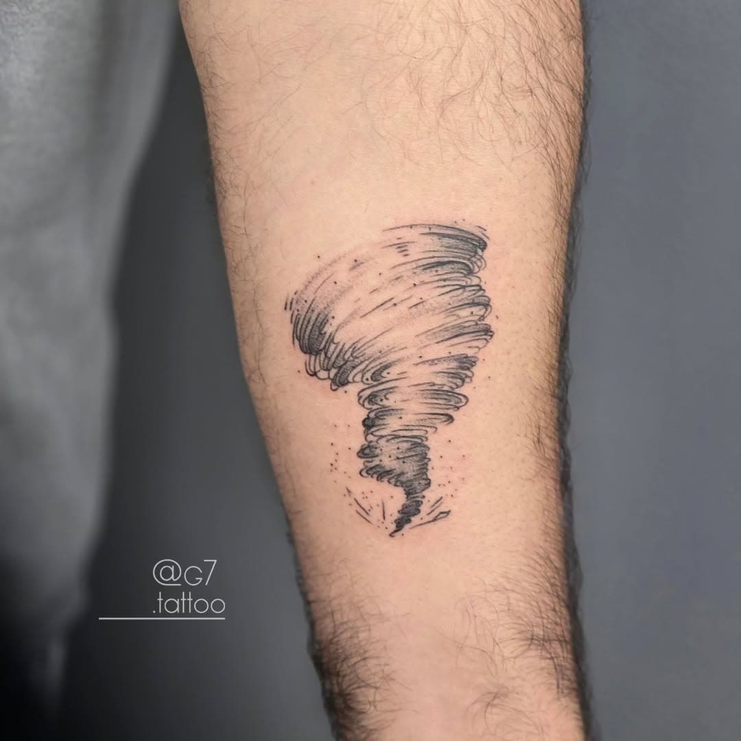 #tornadotattoo na pele do Daniel! 
Orçamento e agendamento pelo watsapp 11 94373-7772 (link na bio) 
.
.
.
.
#furacaotattoo #tattoo #tatuagem #tatuagemtraçofino #morumbi #vilaandrade #panamby #tatuadormorumbi #tatuador