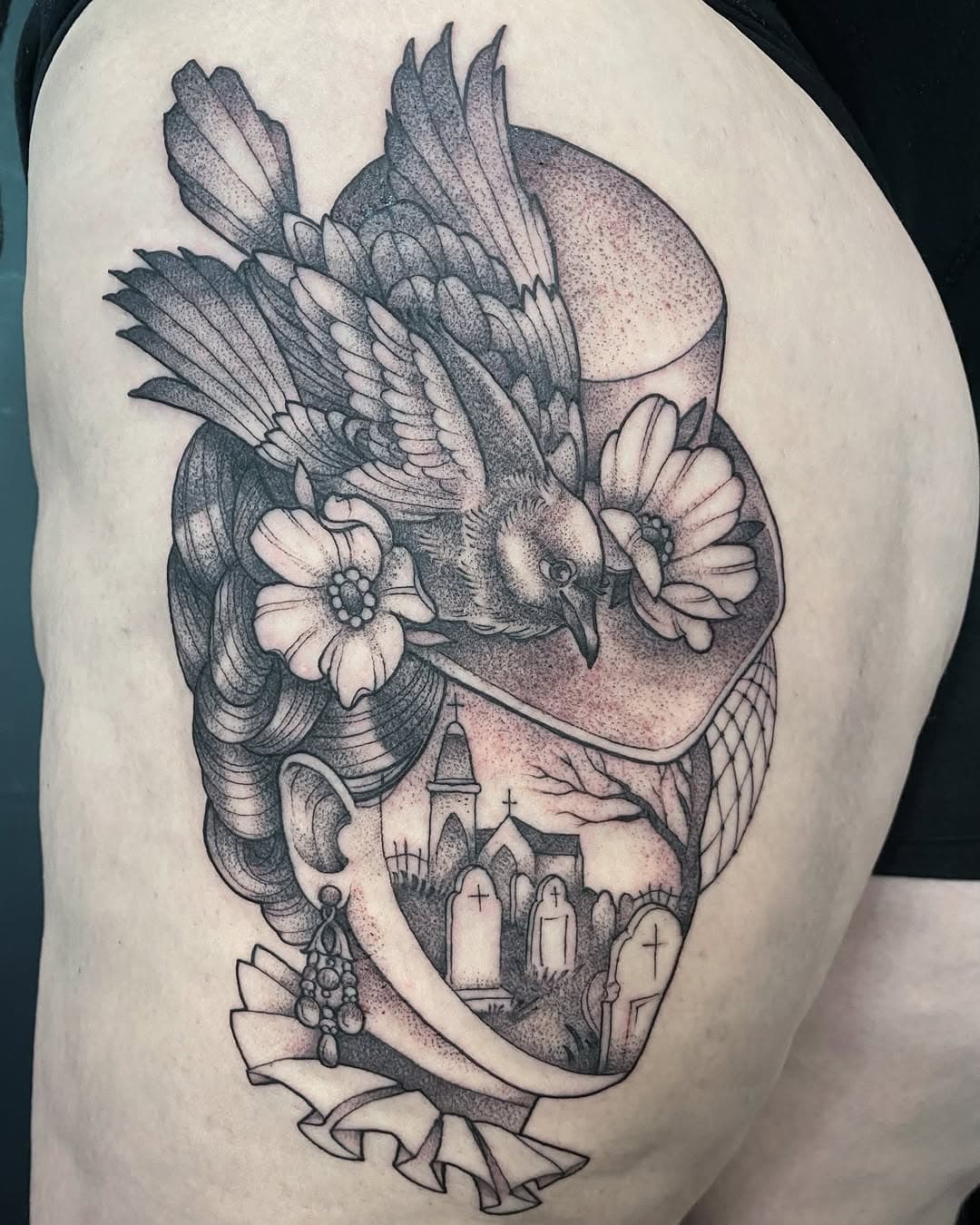 A spooky Victorian lady for Tara! Thank you so much 🖤