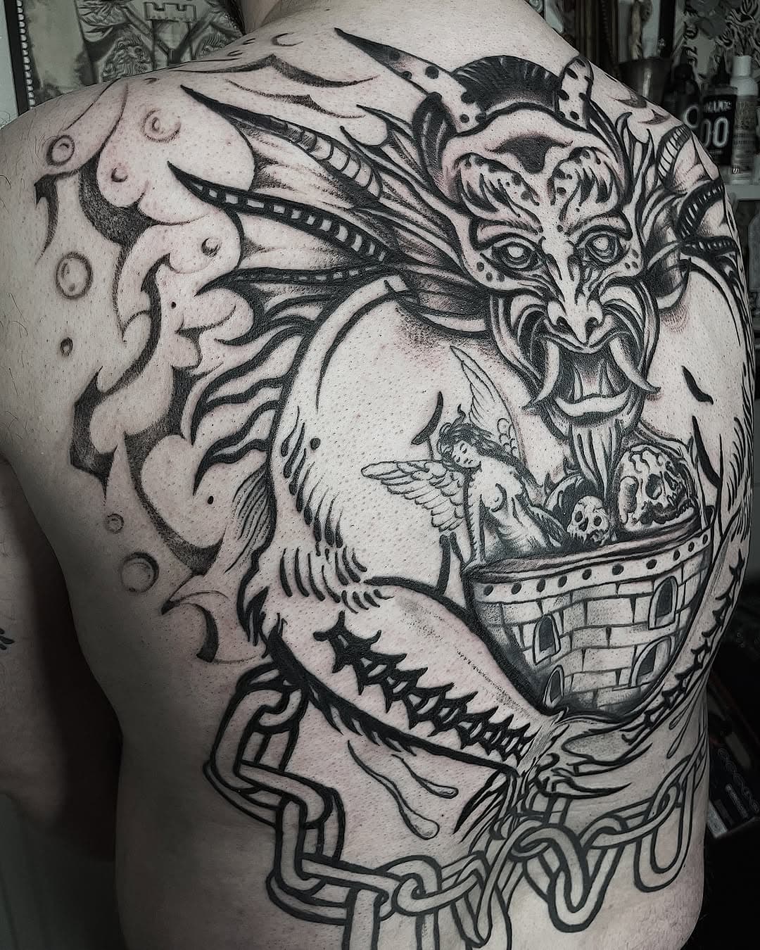 Back piece progress from our lil devil @dannirudie 

#brighton #brightontattoo