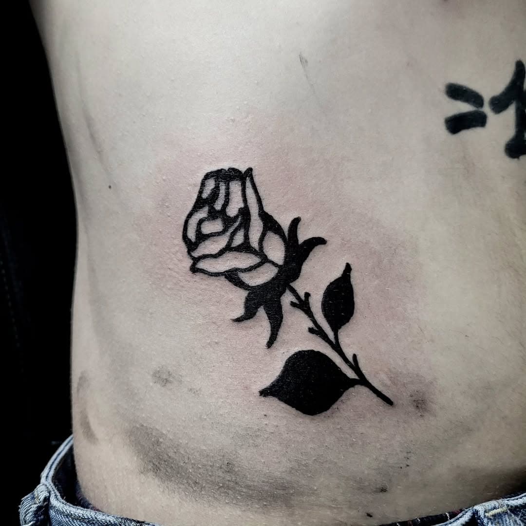 🫗🌹 

Black roses, Grems et teuf de la Meuf.

Je vois trop de décalcomanie autour de nous, d'autres pensent évoluer mais régresse.  Vous êtes trop chou mais les vraies savent.

#tattoo #art #artgallery #doodle
#rose