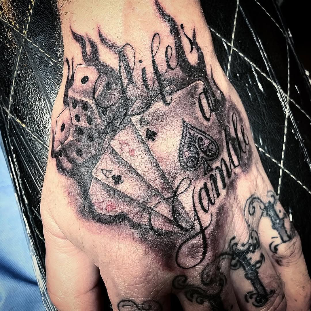Little hand piece done last weekend, thanks Darrin #handtattoo #handtattoos #acestattoo #dicetattoo #flametattoo #blackandgreytattoo #blackandgreytattoos #weymouthtattoos #tattooistsindorset #womentattooartists #womentattooers @osprey_tattoo