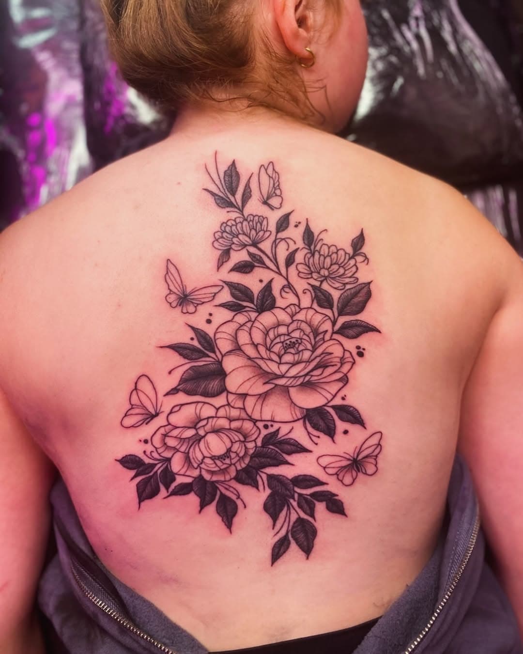 Nice floral line work Tattoo I did awhile ago ,, always up for this kind of thing
DM for booking and enquiries 
Thanks 

#tatt #tattoo #tattooer #tatooart #tattoos #tattooideas #tattoomodel #tattoogirl #flowertattoo #flower #flowers #floraltattoo #floraltattoos #floraldesign #lines #linework #lineworktattoo #linetattoo #chester #cheshire #chestertattoo #happy #love