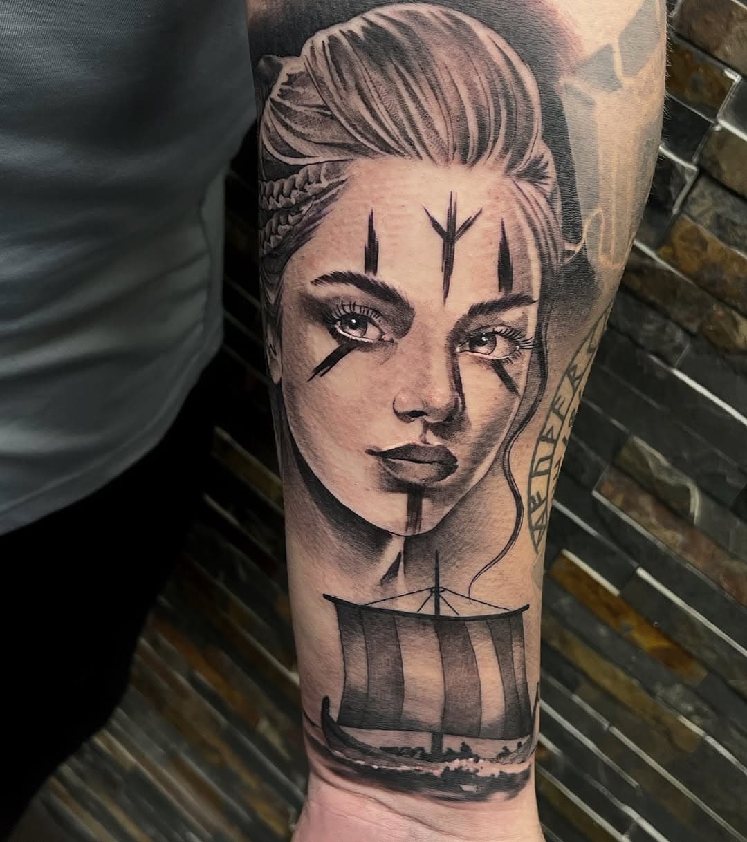 Had a blast with this one, never thought I’d say this but I’ve grown to love tattooing faces 😅

Sponsored by
@yayofamilia & @nedzrotary 

#viking #tattoo #norse #nordic #shieldmaiden #longboat #sailing #explore #ship #rune #tattoos #ink #warpaint #blackandgrey #blackandgreytattoo #portrait #lady #blackpool #empiretattoosandpiercings