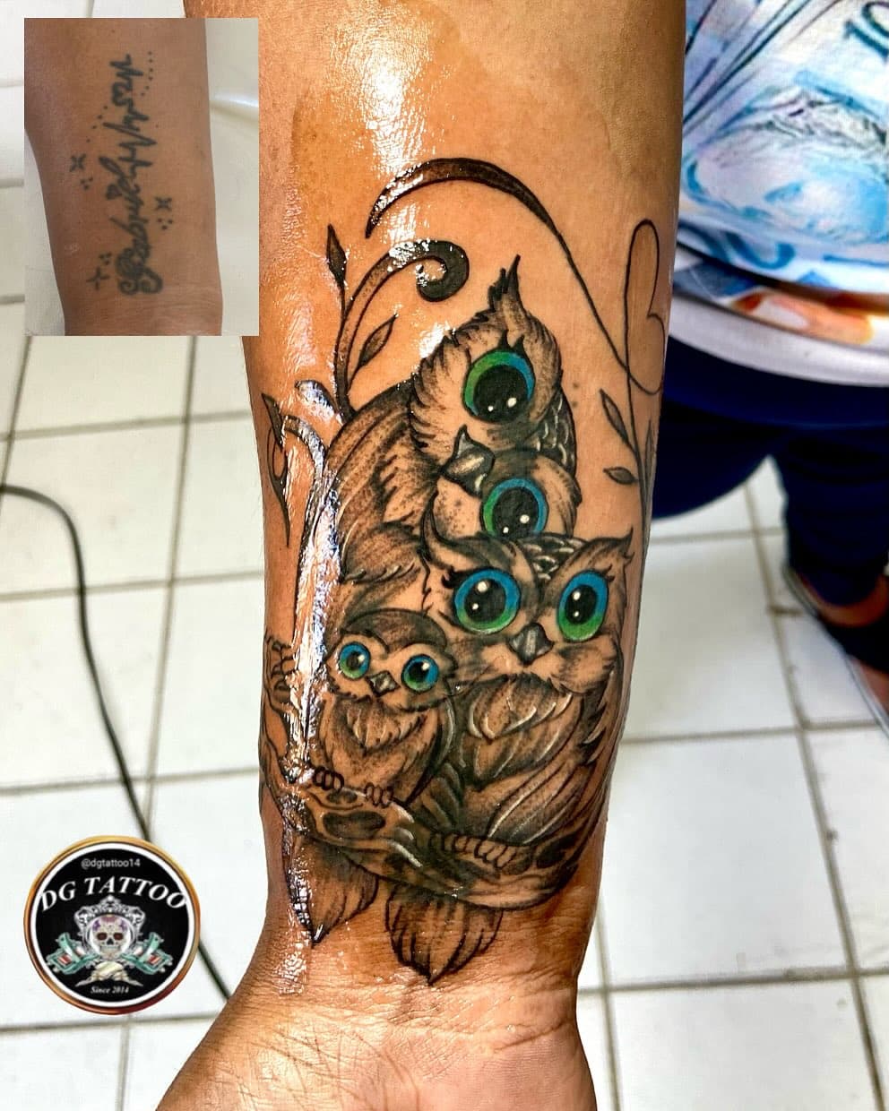 Cobertura de tattoo escrita com corujas 
Foto do antes em seguida >>👉🏼
Studio: @dgtattoo14 
Maceió-AL  Centro
Aceitamos cartões de crédito, débito e pix 
.
.
.
.
.
.
.
#tattoo #tattooart #tattoobrasil #tattoobr #tattoobrazil #tattoocobertura #tattoocoverup #tattoocoruja #dgtattoo14 #maceió #alagoas #maceioalagoas