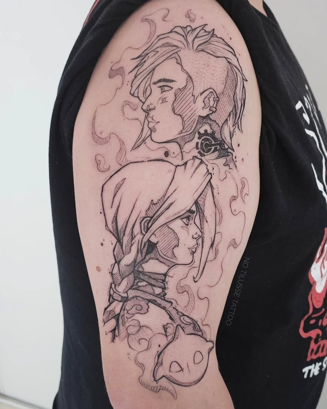 Jinx et Vi d'arcane en style esquisse. 

Done with @emalla.official 

#emallaofficial #emallacartridges #arcane #arcanetattoo #jinx #jinxtattoo #vi #vitattoo #sketchtattoo #notilussetattoo #notilusse