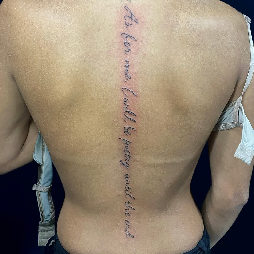 ✨Quanto a mim, serei poesia até o fim✨

#tattoocostas #tattoofrase #tattooart #tattooartist #tattooporelas #tattooink #tattoolovers