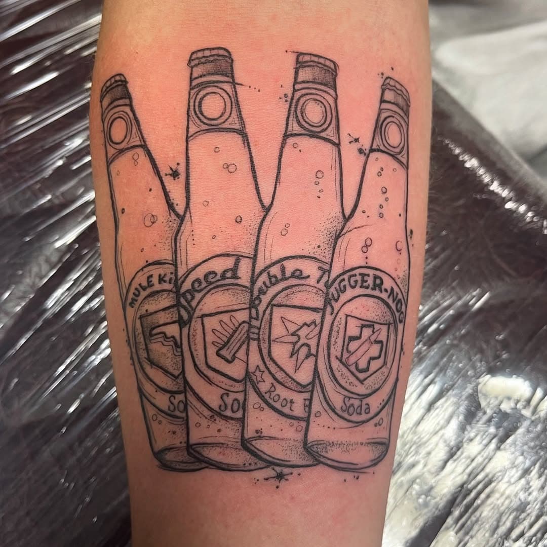 Perk a cola bottles for @laura_j940  @callofduty #callofduty #perkacola #callofdutytattoo #bottletattoo #gamingtattoo #gamertattoo #gamertattoos #watercolourtattoos #sketchylineart #delicatetattoo #colourfultattoo #forearmtattoo #callofdutyblackops