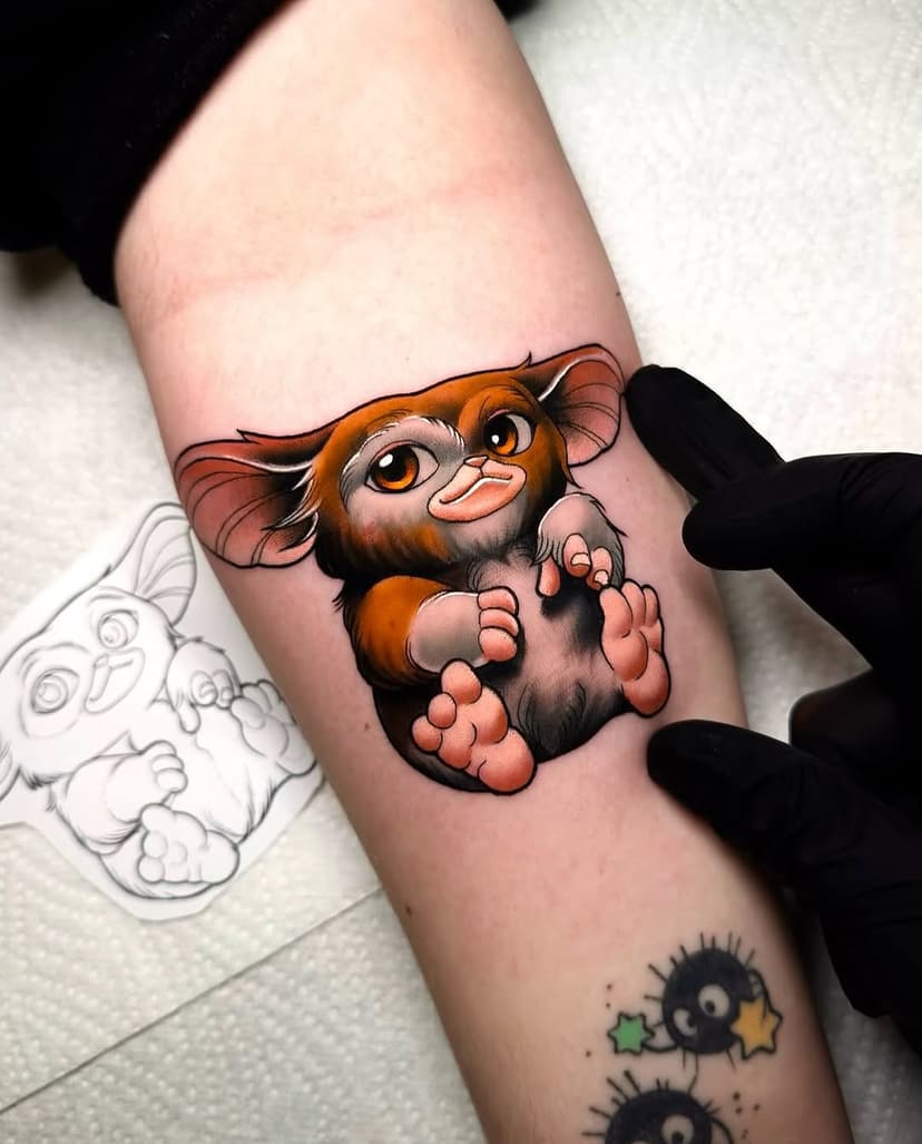 R E S I D E N T  A R T I S T ⚡️ @chrisstockings 

Squishy lil gizmo tattoo by Legacy Co-owner Chris 🤗 

Fire Chris a DM or hit the contact button for bookings & enquiries 🔥 

#cambridgetattoo #colourtattoos #uktattooartists #essextattoo #gizmotattoo