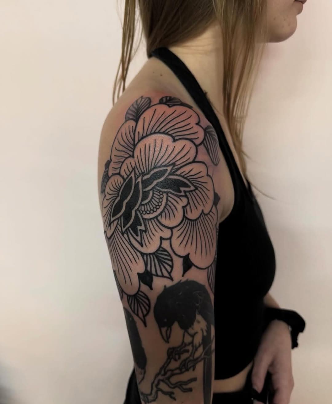 Peony by @staygoodtom 🖤

#brighton #tattoo #brightontattoo #tattoos #tattooshop #brightontattooshop #brightontattooartist #tattoos #tattoioing #heartbreaker #heartbreakertattoo