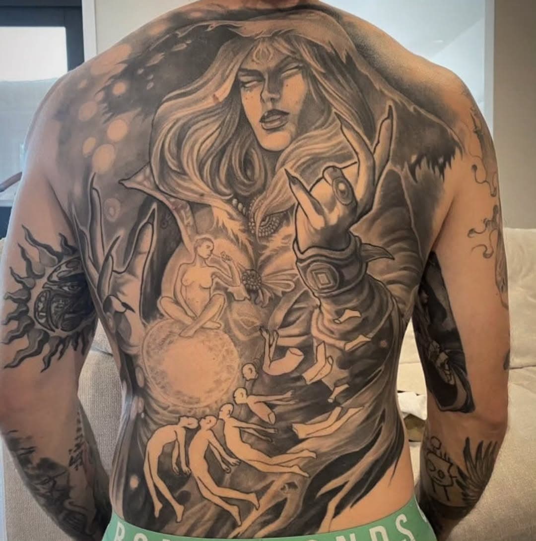 All healed and settled thanks Jeff.
#witch #summon #sacrifice #tattoo #blackandgrey #illustrative #melbournetattooist #melbournetattoos  #neotrad @greystreettattoo