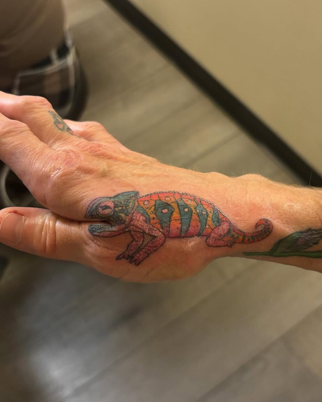 Love an interactive tattoo! Chameleon done by Dave!🦎