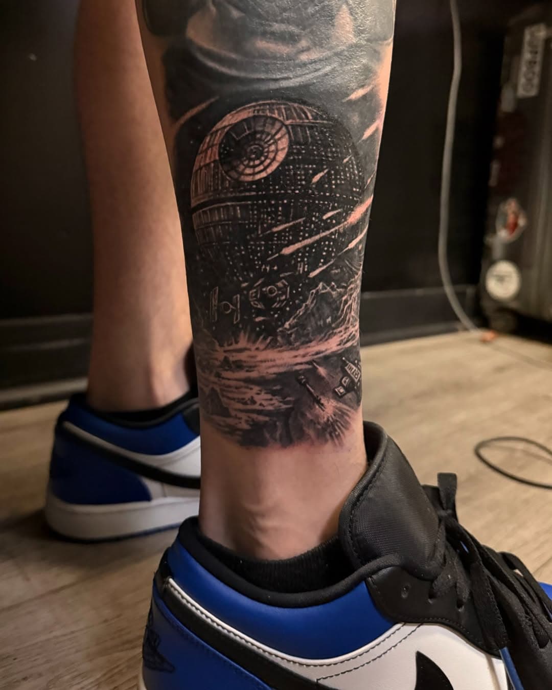 Some fun stuff from the last week! Finally getting some quality healed photos 🙏🏻 send me more (quality) images of your healed work so I can post it! 
Done using @kurosumitattooink 
@hustlebutterdeluxe 
@fkirons 
@colordragonneedles 
@gorillaglove 
.
#kurosumiink #hustlebutterdelux #blackandgreytattoo #tattooideas #tattooshop #tattooart #nyc #queens #petencubos #art #tattoos #tattoo #artistsoninstagram
