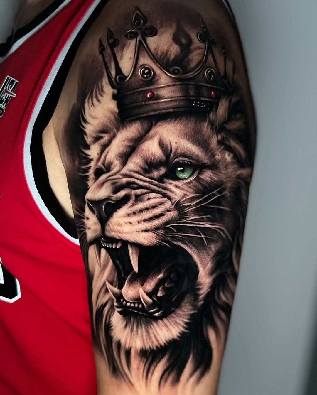 Lew od @selti_tattoo 🦁
2 sesje dzień po dniu

📩 w sprawie terminu piszcie bezpośrednio do Kasi
🗓️ dostępne miejsca na luty i marzec

#realistictattoo #tattoo #blacktattoo #blackandgreytattoo #liontattoo #lion #lionkingtattoo #poland #zielonagora #realistic