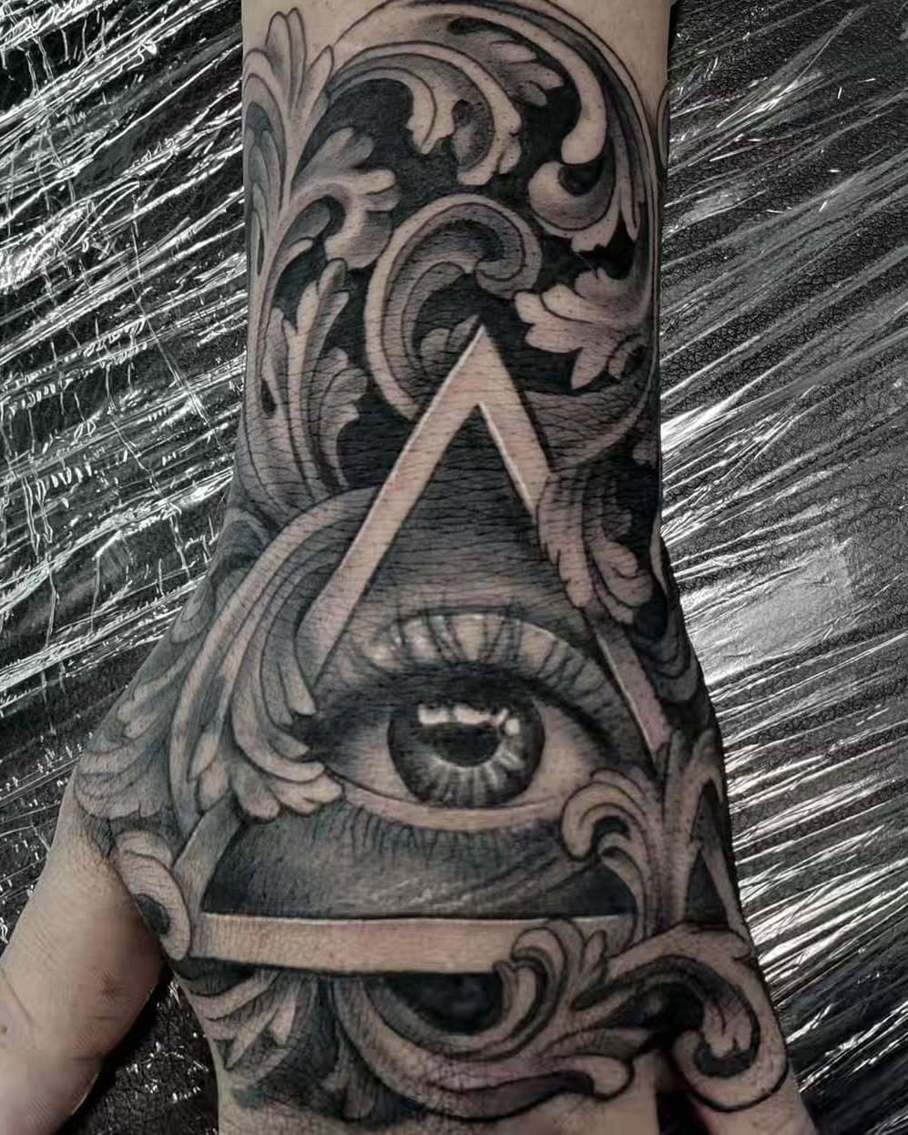 Jacksonville, meet Ryan 'Newz' Scarpino—a tattoo artist who brings your vision to life! 🖤

From his roots in graffiti to founding Dynamic Studios in Kelowna, British Columbia, Ryan (@tattoosbynewz) is known for his versatility and dedication to black and grey custom designs. Whether you’re after bold, intricate, or something entirely unique, he’s your guy. 

Catch him at the @jacksonvilletattooartsfestival January 31st–February 2nd. Tickets are live—don’t miss your chance to work with a true artist! ✨

#VillainArts #JacksonvilleTattooArtsFestival #JAXEvents #Tattedup  #Inked