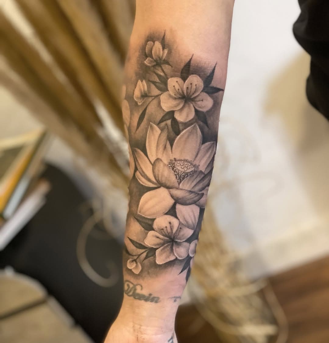 ✿ Floral ✿

#botanicaltattoo #floraltattoo #flowers #lotustattoo