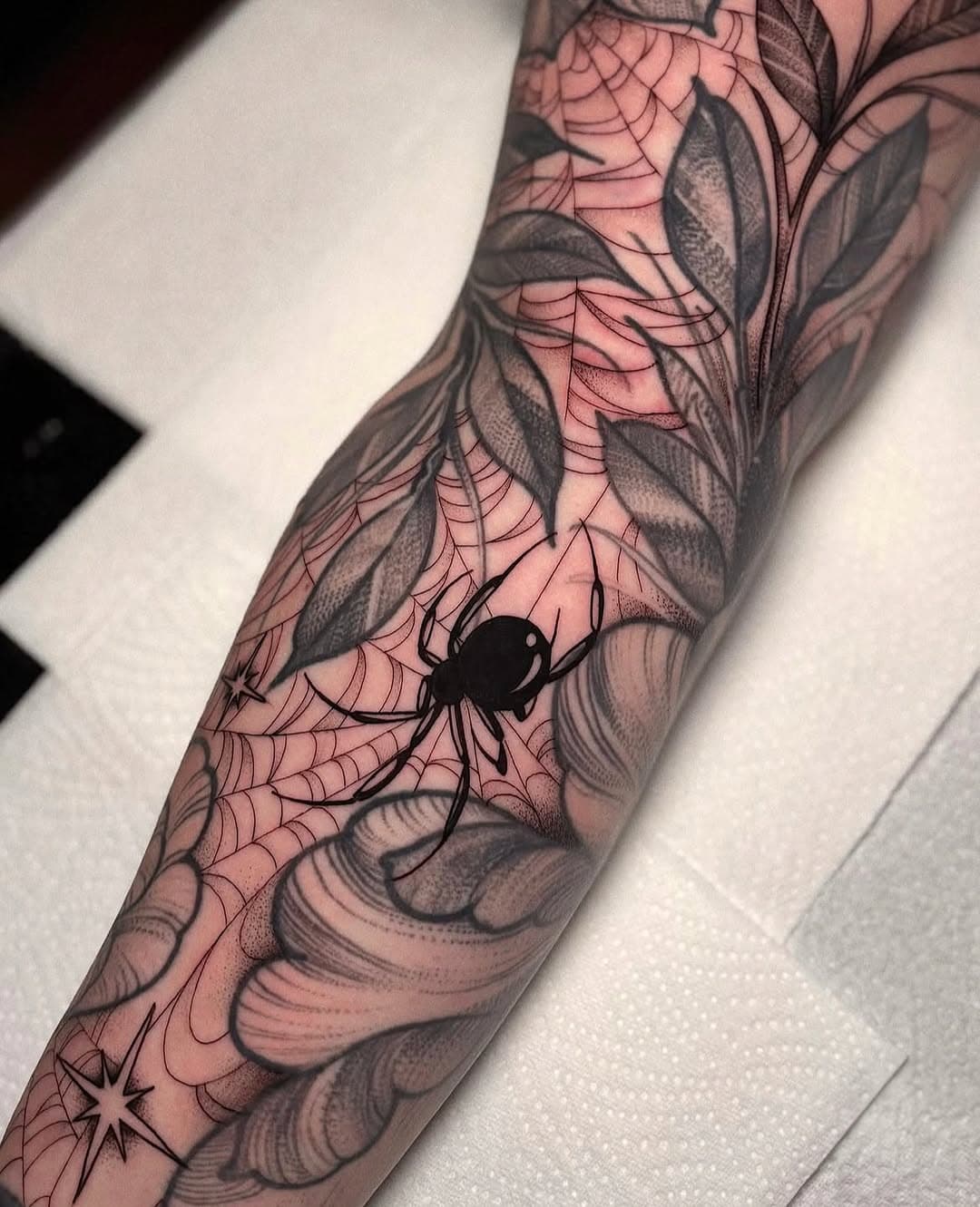 R E S I D E N T  A R T I S T 🕷️ @bellejordentattoo 

We love how these spidey gap fillers by Legacy Artist Belle ties this sleeve together 😍 (healed work not by Belle) 🕸️

Check out the link in Belle’s bio for bookings & enquiries 

#cambridgetattoo #spidertattoo #blackworktattoos #burystedmundsandbeyond andbeyond