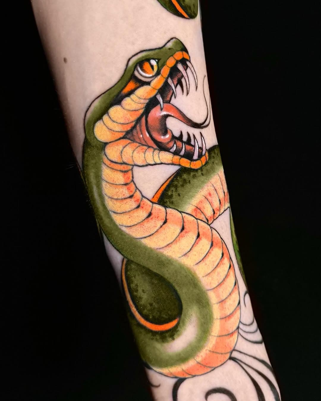 🐍 s n a k e 🐍
arm neotraditional in progress
thanx @_kevvotattoo_ 🧡

#neotraditional #neotraditionaltattoo #colortattoo #snaketattoo #neotradtattoo #neotradeu