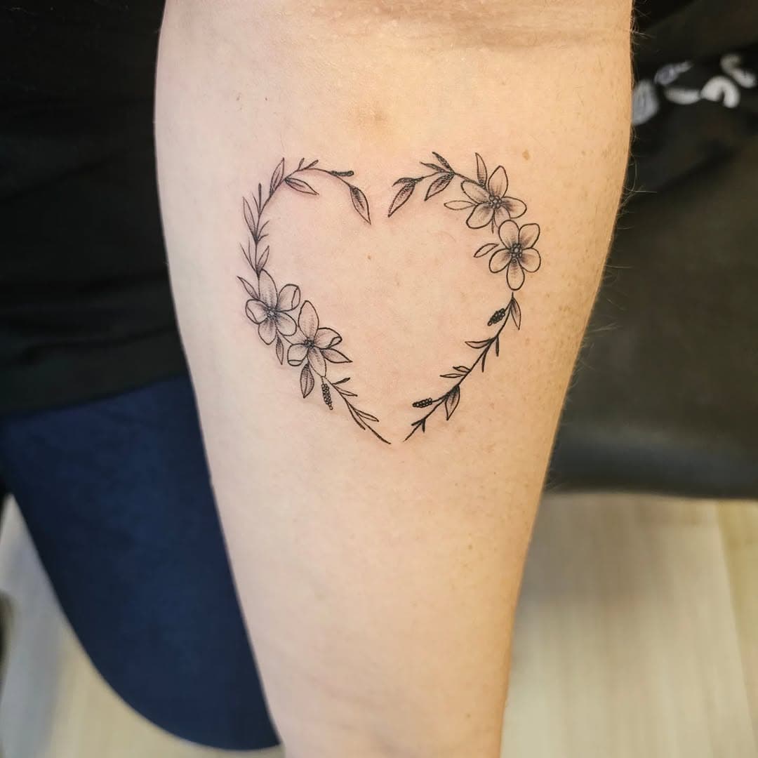 A couple of small tattoos have been done recently.

Thanks for looking

#tattoos #tattooart #hinckleytattoo #blackandgreytattoo #instagood #tattooideas #tattooing #leicestertattoostudios #loughboroughtattoos #drawing #leicestertattoo #leicester #nuneatontattoo #inspiration #tattoodesign #newtattoo #students #earlshilton #bookingtattoo #vasilevtattoos #killerinkneedles  #loughborough  #kwadrontattoomachine