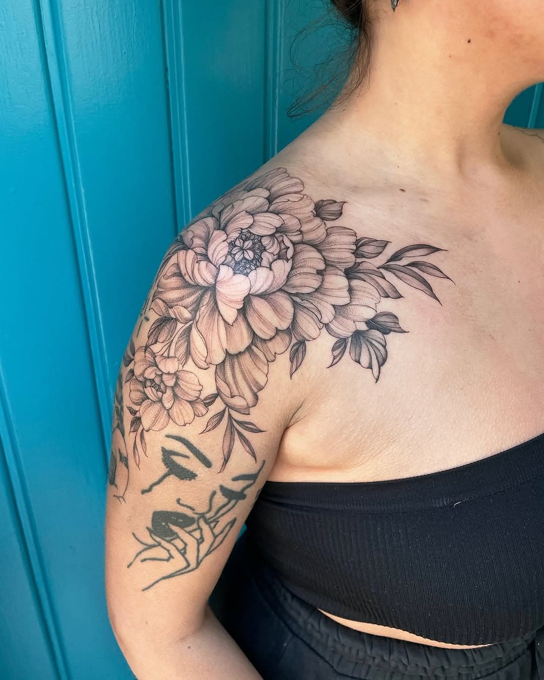 Freehand Peonies round the shoulder.
Thanks very much!

Bookings & Enquiries: wolfgangtattooer@gmail.com 

London: @leatherlanetattoo
Hastings: @twosnakestattoo

#tattoo #tattoos #flowers #floral #fineline #finelinetattoos #floraltattoos #flower #botanical #botanicaltattoo #wolfgang #london #leatherlanetattoo #leatherlane #uk #hastings #twosnakestattoo #eastsussex