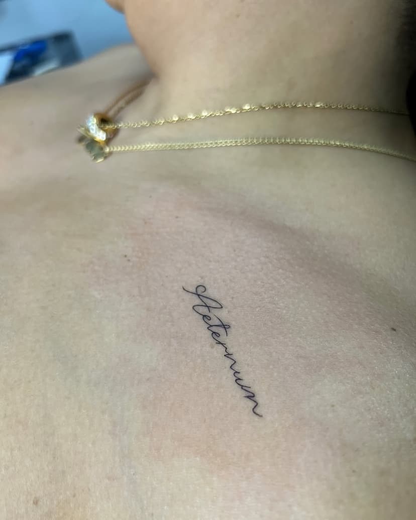 Palabras que significan, dibujos que inspiran ✨ Los fine line tattoos transforman lo simple en especial. ¿Ya tienes el tuyo en mente? 
¿A qué esperas para tenerlo en tu piel 🫶🏾?

@bonna.tattoo 

#FineLine #FineLineTattoo #TattooArt #MinimalTattoo #InkLovers #SmallTattoos #TattooIdeas #TattooInspo #DelicateTattoo #TinyTattoos #MinimalInk #TattoosOfInstagram #tatuajevalencia #finelinevalencia #idarobersteintattoo #burjassotvalencia