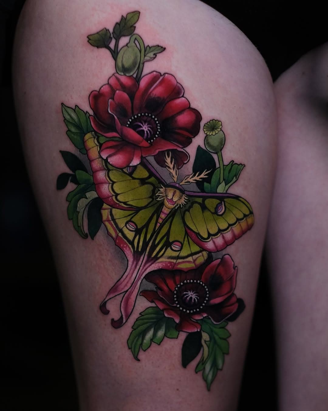 ✨Beautiful luna moth by @nina.p.tattoo! Nina’s books are open, check out her profile for more info! Sign up for her emailing list so you’re always up-to-date with her schedule, linked in her bio! ✨

To book an appointment or schedule a complimentary consultation, email info@firstclasstattoos.com, DM us, text/call (646) 998-5203, or check out the link in our bio! 

#firstclasstattoo #firstclasstattoos #colortattoo #nyc #nyctattoo #nyctattooartist #nyctattooshop #tat #besttattoos #lunamoth #mothtattoo #neotraditional